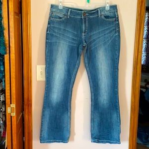 Wrangler Mae mid-rise bootcut jeans